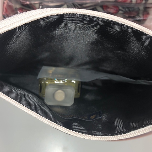 Brook Brothers tulips makeup bag - Picture 4 of 6